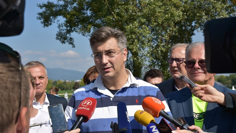 Plenković: Podizanje izgleda iz stabilnih u pozitivne korak je prema vraćanju kreditnog rejtinga na investicijsku razinu
